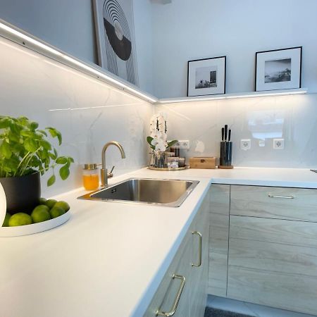 M-Style 04 Apartment Mit Balkon Und Gasgrill, 24H Self-Check-In, Free Parking, Netflix Núremberg Exterior foto