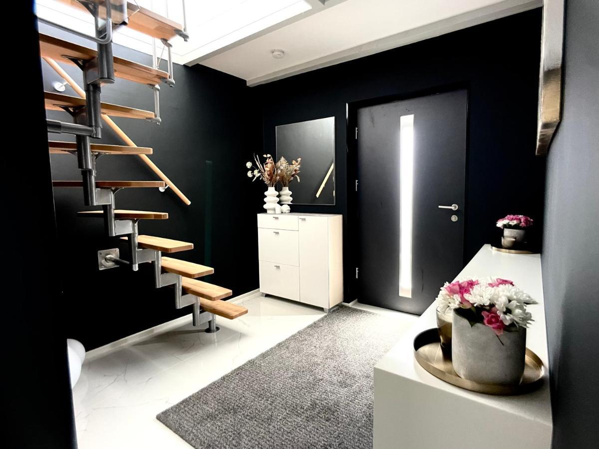 M-Style 04 Apartment Mit Balkon Und Gasgrill, 24H Self-Check-In, Free Parking, Netflix Núremberg Exterior foto